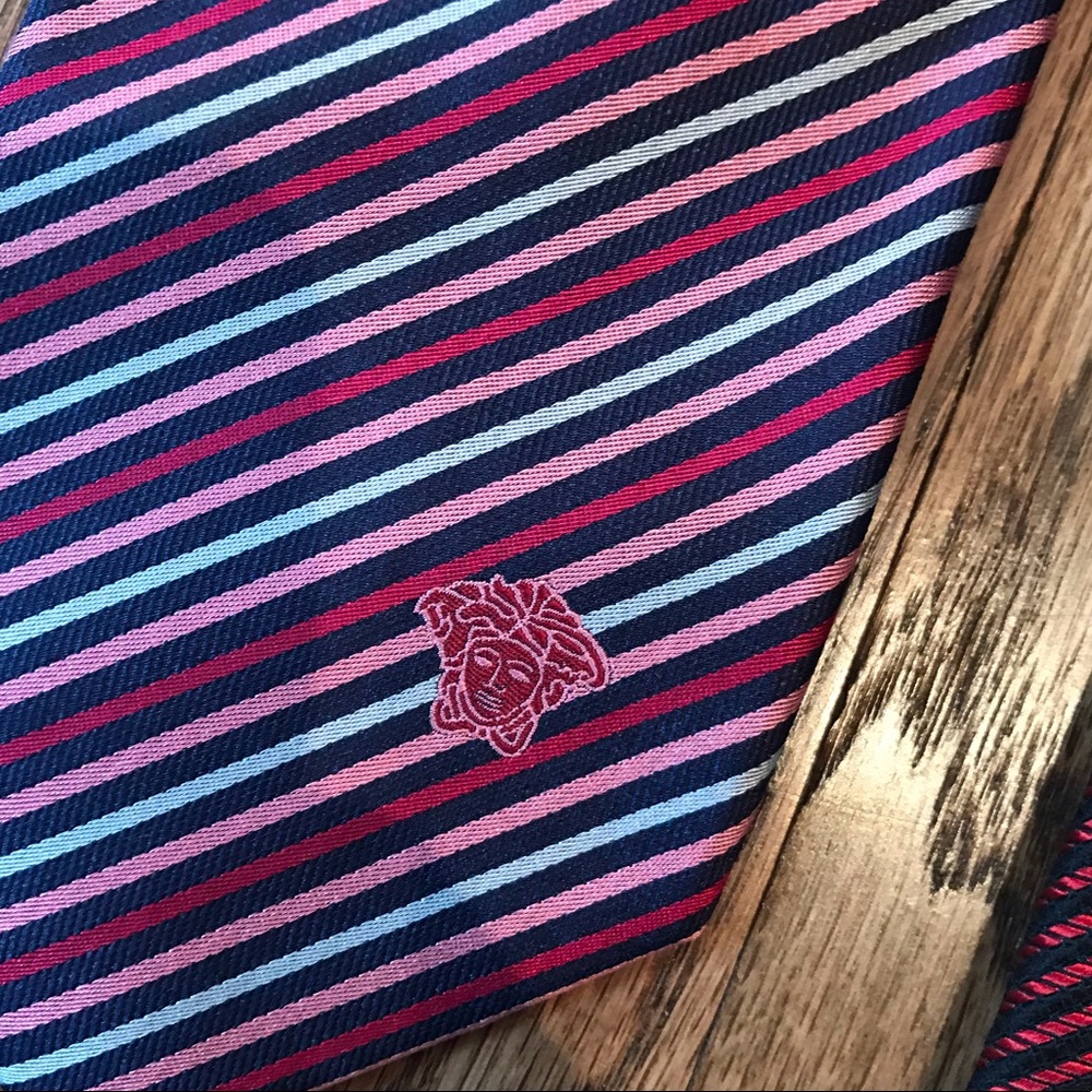 Versace and Oscar de la rents tie with 3 ties extr